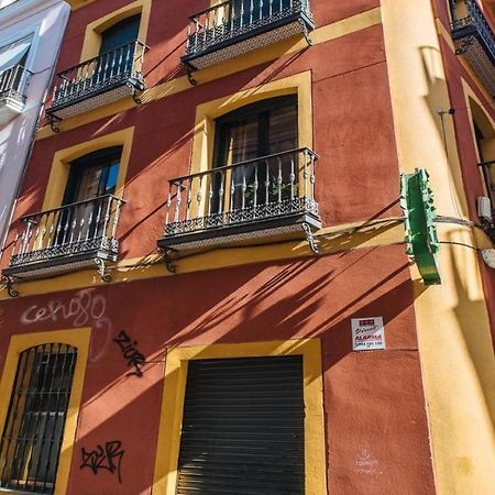 Chiqui And Vicente Suite Apartments Севилья Экстерьер фото