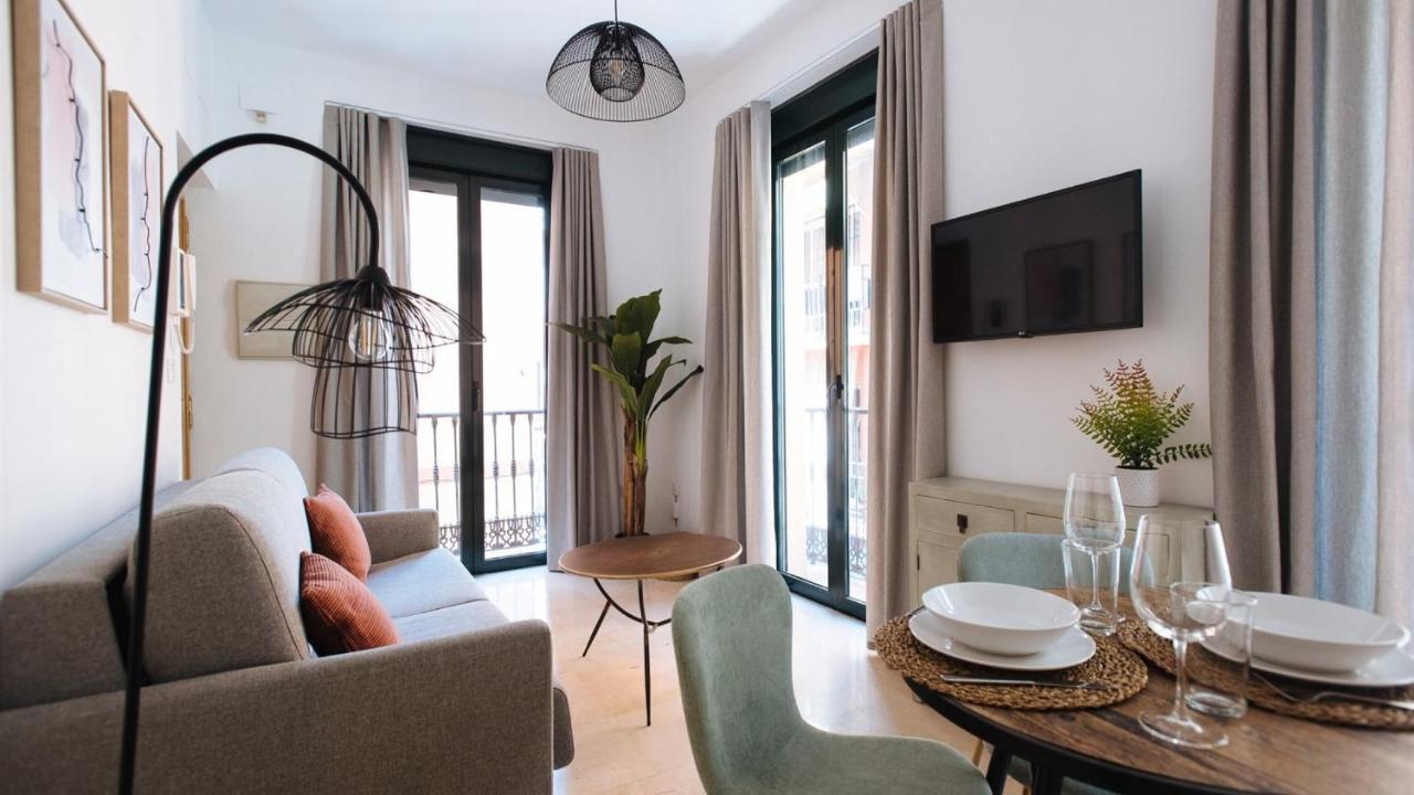 Chiqui And Vicente Suite Apartments Севилья Экстерьер фото