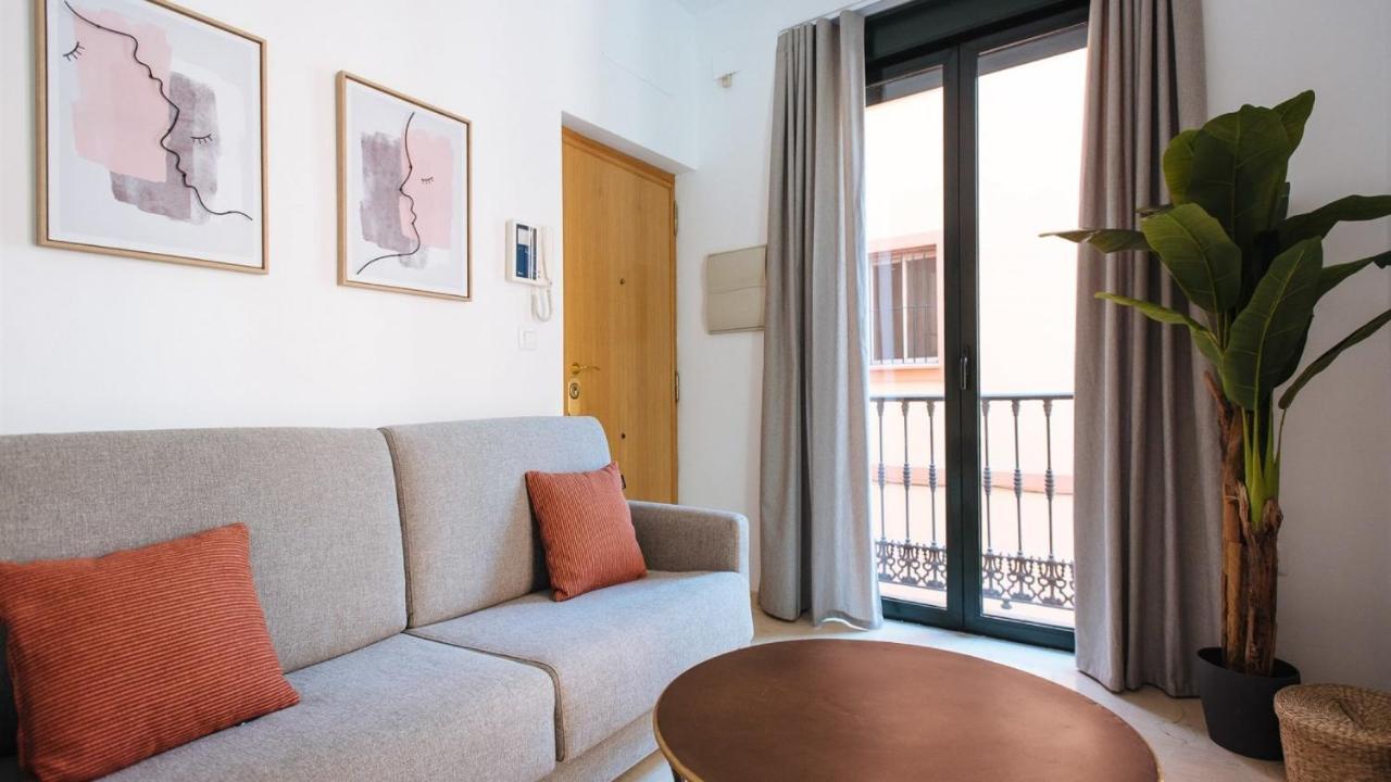 Chiqui And Vicente Suite Apartments Севилья Экстерьер фото