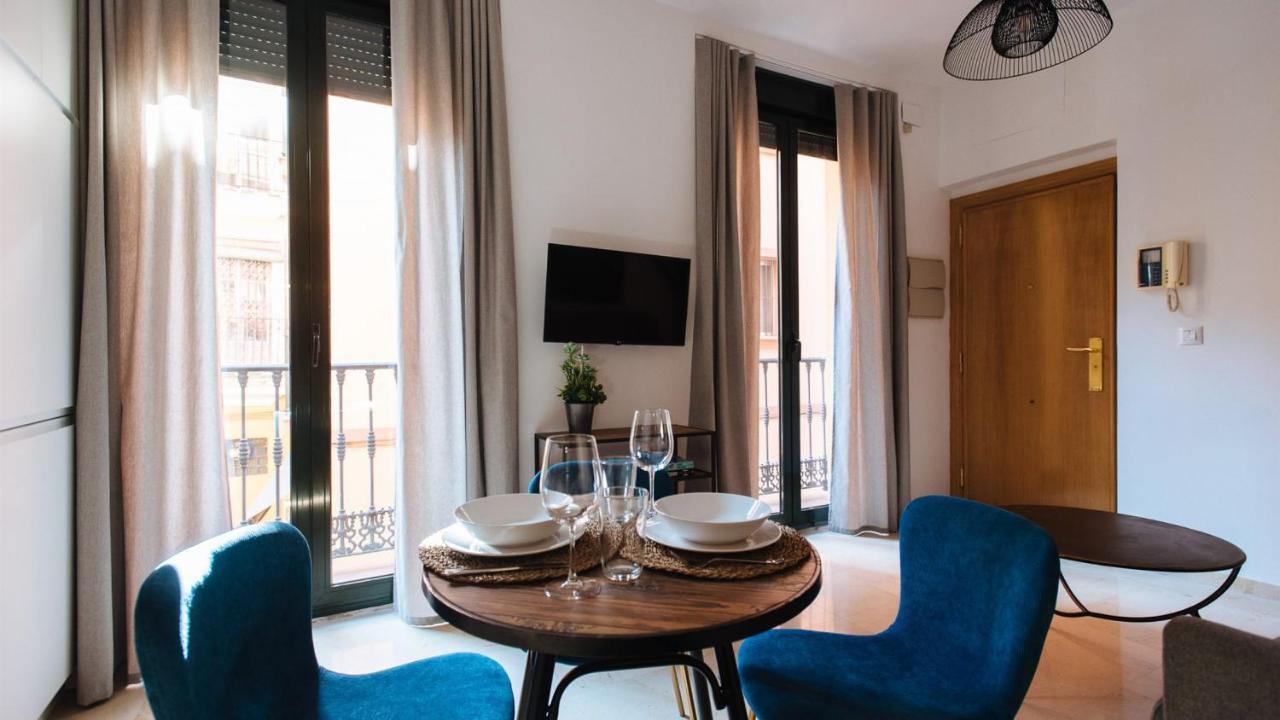 Chiqui And Vicente Suite Apartments Севилья Экстерьер фото