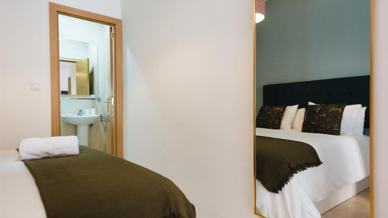 Chiqui And Vicente Suite Apartments Севилья Экстерьер фото