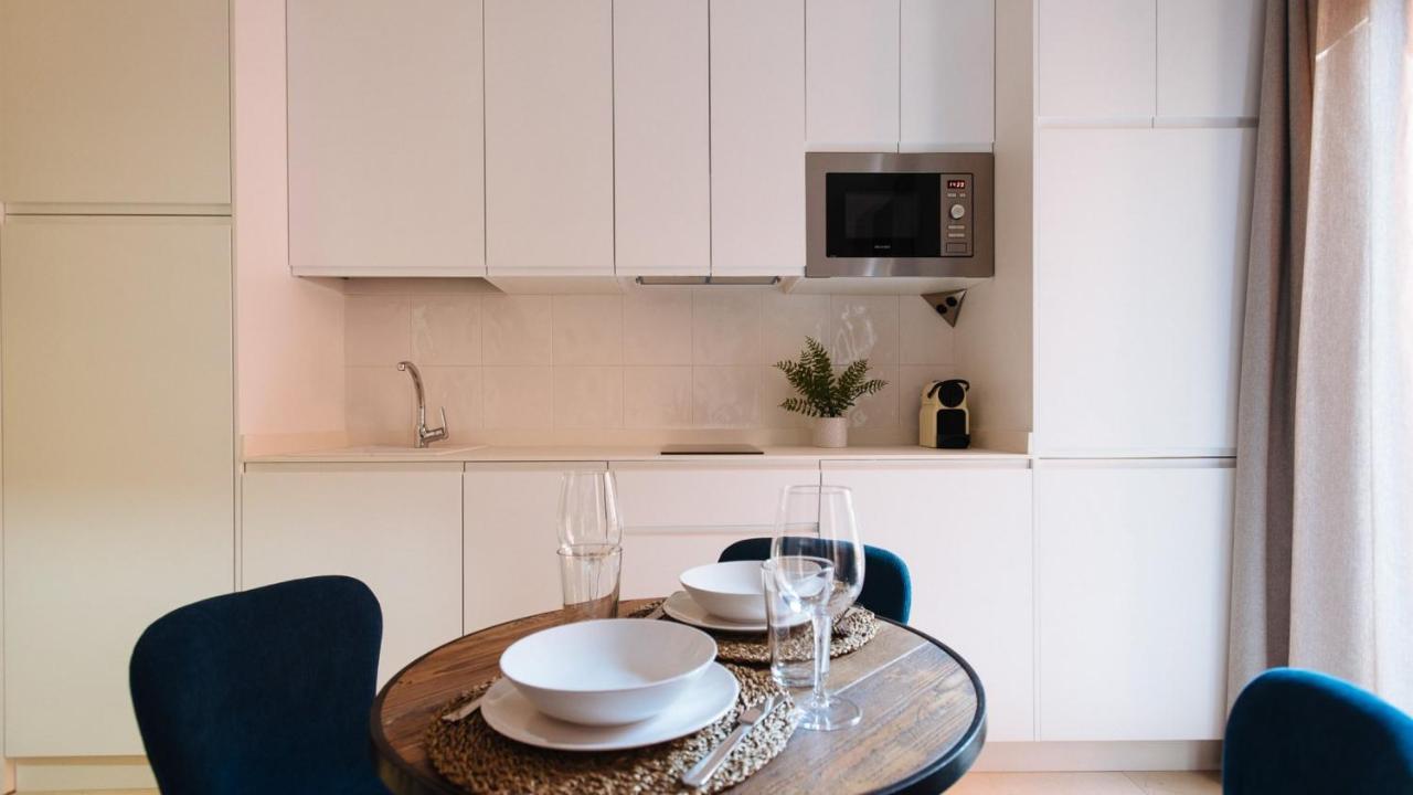 Chiqui And Vicente Suite Apartments Севилья Экстерьер фото
